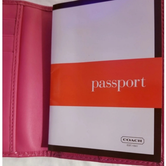 SOLD‼Coach khaki & pink Passport  Wallet - Picture 3 of 5